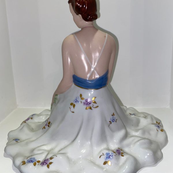 FIGURINE