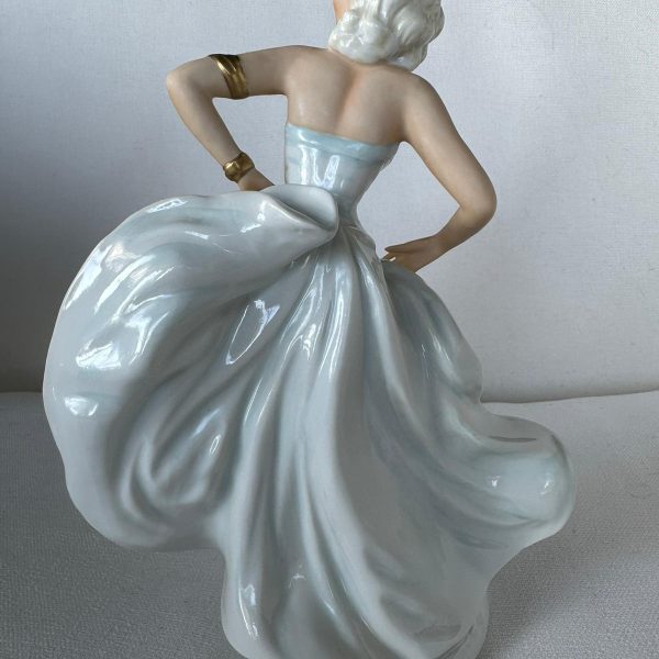 FIGURINE