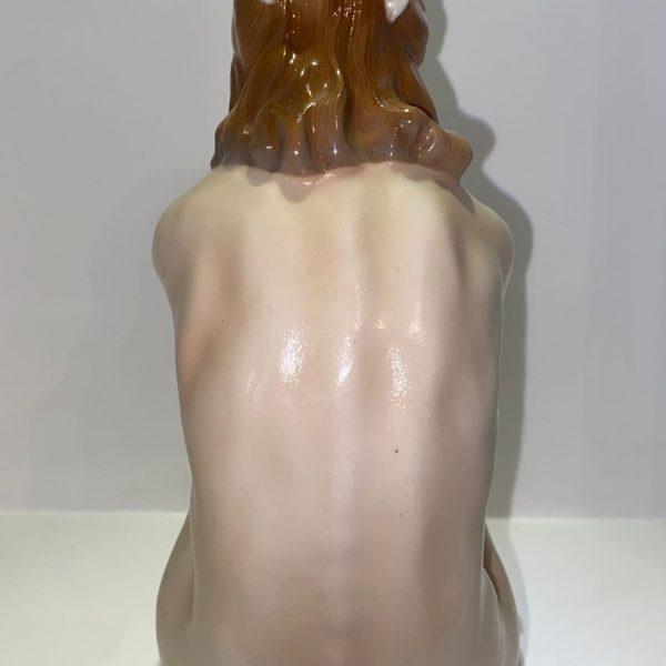 FIGURINE