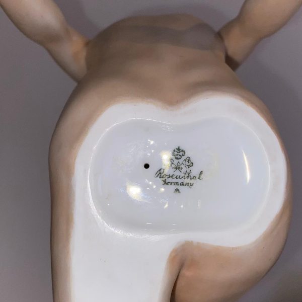 FIGURINE
